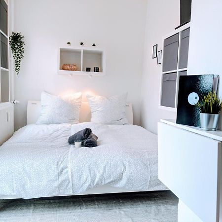 Lenastay L Tiny Apartment - Innenstadt カイザースラウテルン エクステリア 写真